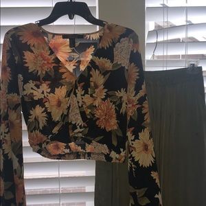 Crop top and palazzo pants fall outfit